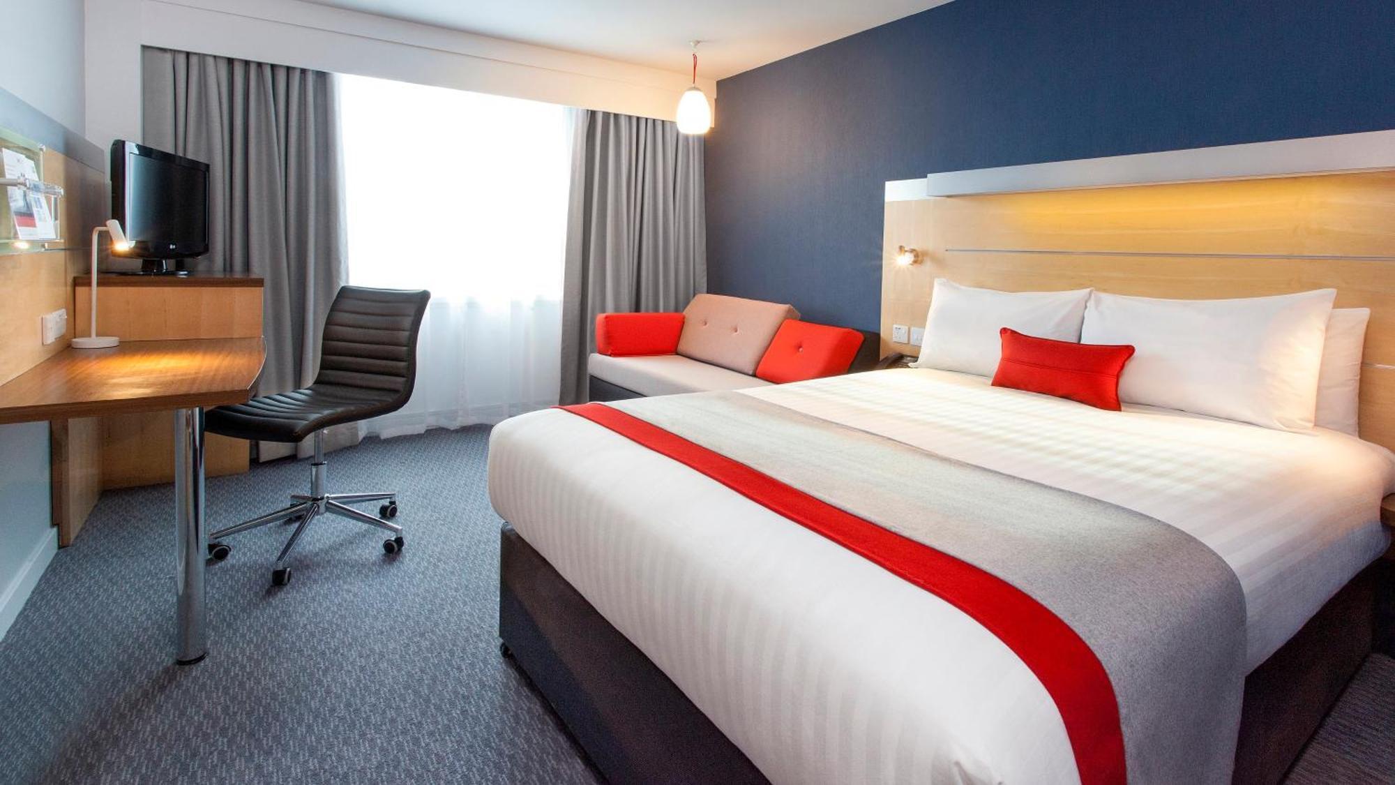 Standard Double Room with Single Sofa Bed and Free Hot Breakfast